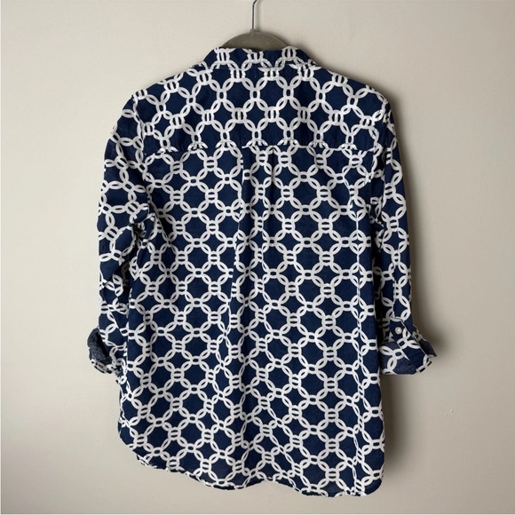 St. John's Bay Shirt Size Medium Top 3/4 Roll-Tab Sleeves Cotton Blue White - Picture 4 of 6